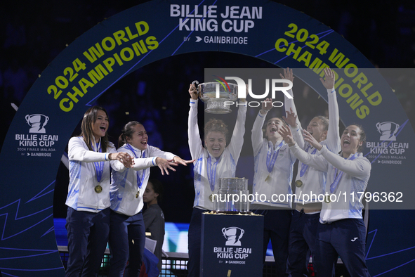 MALAGA, SPAIN - NOVEMBER 20: Jasmine Paolini and her teammates of Italy celebrate the victory after winners the Billie Jean King Cup Finals...