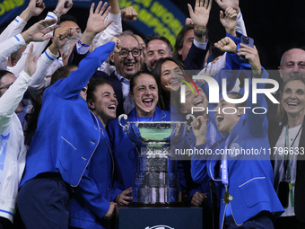 MALAGA, SPAIN - NOVEMBER 20: Jasmine Paolini of Italy and her teammates celebrates the victory after winners the Billie Jean King Cup Finals...