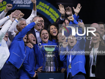 MALAGA, SPAIN - NOVEMBER 20: Jasmine Paolini of Italy and her teammates celebrates the victory after winners the Billie Jean King Cup Finals...