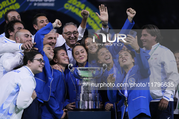 MALAGA, SPAIN - NOVEMBER 20: Jasmine Paolini of Italy and her teammates celebrates the victory after winners the Billie Jean King Cup Finals...