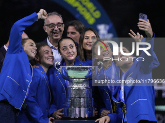 MALAGA, SPAIN - NOVEMBER 20: Jasmine Paolini of Italy and her teammates celebrates the victory after winners the Billie Jean King Cup Finals...