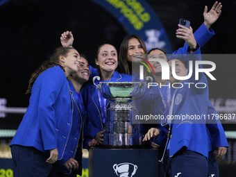 MALAGA, SPAIN - NOVEMBER 20: Jasmine Paolini of Italy and her teammates celebrates the victory after winners the Billie Jean King Cup Finals...