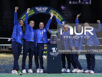 MALAGA, SPAIN - NOVEMBER 20: Jasmine Paolini of Italy and her teammates celebrates the victory after winners the Billie Jean King Cup Finals...