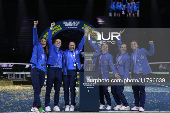 MALAGA, SPAIN - NOVEMBER 20: Jasmine Paolini of Italy and her teammates celebrates the victory after winners the Billie Jean King Cup Finals...