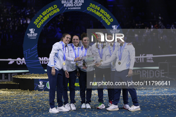 MALAGA, SPAIN - NOVEMBER 20: Jasmine Paolini of Italy and her teammates celebrates the victory after winners the Billie Jean King Cup Finals...