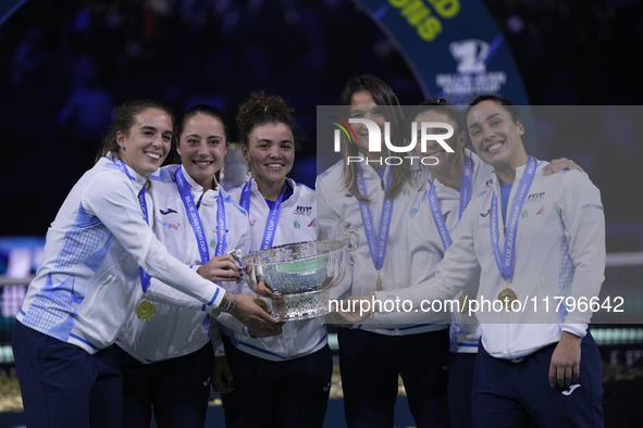 MALAGA, SPAIN - NOVEMBER 20: Jasmine Paolini of Italy and her teammates celebrates the victory after winners the Billie Jean King Cup Finals...