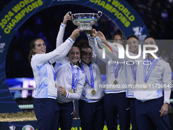 MALAGA, SPAIN - NOVEMBER 20: Jasmine Paolini of Italy and her teammates celebrates the victory after winners the Billie Jean King Cup Finals...