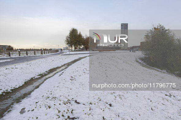 First winter weather of the season with snow hit the Netherlands. Low temperatures with wet snow conditions occurred on Wednesday, 20 Novemb...