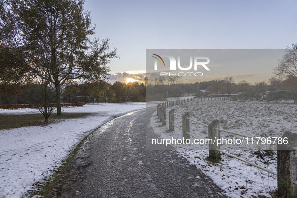 First winter weather of the season with snow hit the Netherlands as spotted before the sunset. Low temperatures with wet snow conditions occ...