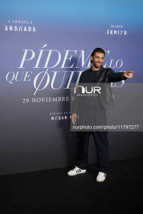 At a photocall for ''Pideme lo que Quieras'' in Madrid, Spain, on November 21, 2024, Mario Ermito poses. 