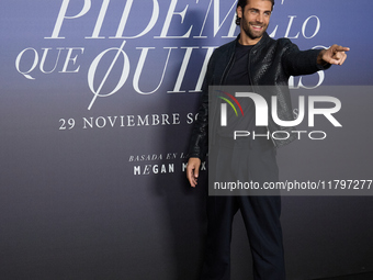 At a photocall for ''Pideme lo que Quieras'' in Madrid, Spain, on November 21, 2024, Mario Ermito poses. (