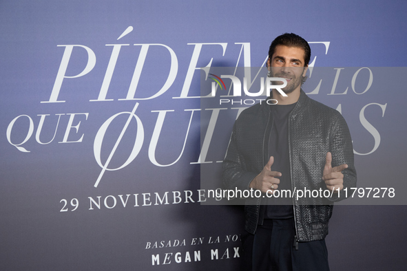 At a photocall for ''Pideme lo que Quieras'' in Madrid, Spain, on November 21, 2024, Mario Ermito poses. 