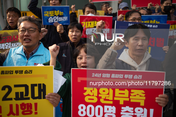 The Korean Railway Workers' Union, affiliated with the Public Transport Workers' Union under the Korean Confederation of Trade Unions, holds...