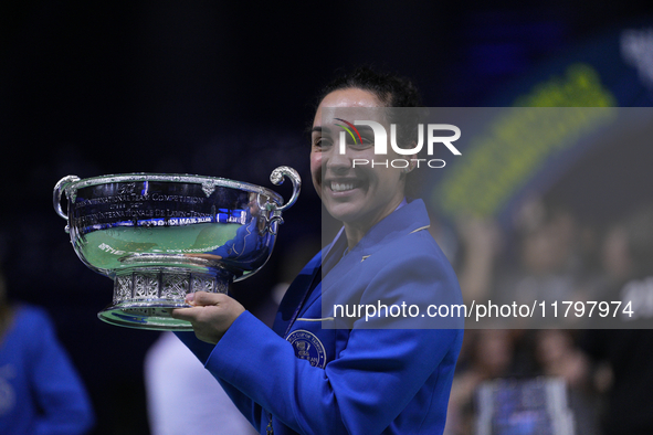 MALAGA, SPAIN - NOVEMBER 20: Martina Trevisan of Team Italy leaves the trophy after winning the Billie Jean King Cup Finals at Palacio de De...