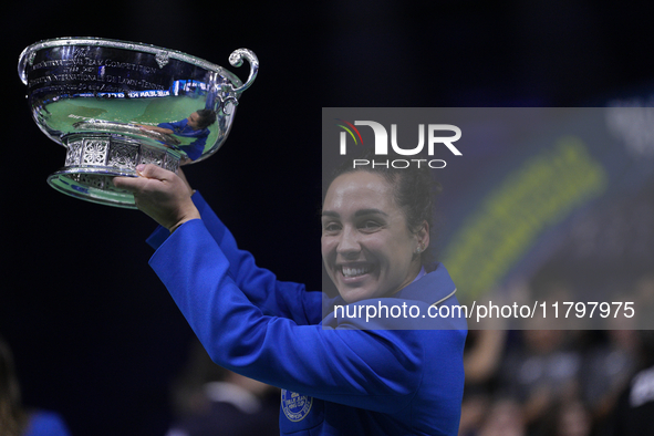 MALAGA, SPAIN - NOVEMBER 20: Martina Trevisan of Team Italy leaves the trophy after winning the Billie Jean King Cup Finals at Palacio de De...