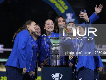 MALAGA, SPAIN - NOVEMBER 20: (L-R) Lucia Bronzetti,  Jasmine Paolini, Elisabetta Cocciaretto, Tathiana Garbin, Sara Errani and Martina Trevi...