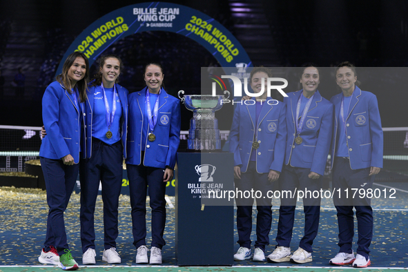 MALAGA, SPAIN - NOVEMBER 20: (L-R) Lucia Bronzetti,  Jasmine Paolini, Elisabetta Cocciaretto, Tathiana Garbin, Sara Errani and Martina Trevi...