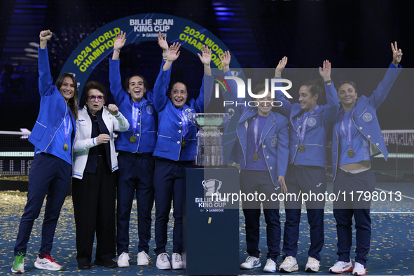 MALAGA, SPAIN - NOVEMBER 20: (L-R) Tathiana Garbin, Billie Jean, Lucia Bronzetti,  Elisabetta Cocciaretto, Jasmine Paolini, Martina Trevisan...