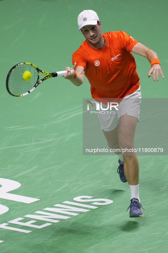 MALAGA, SPAIN - NOVEMBER 22: Botic van de Zandschulp of Team Netherlands during his singles match against Daniel Altamaier of Team Germany d...