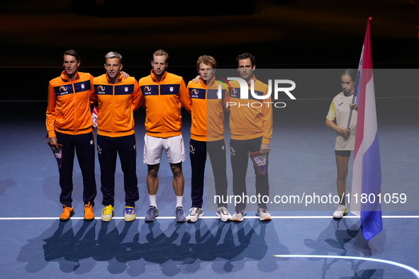 MALAGA, SPAIN - NOVEMBER 22: Team Netherlands pose prior the Semi-Final tie between Germany and Netherlands during the Davis Cup Final at Pa...