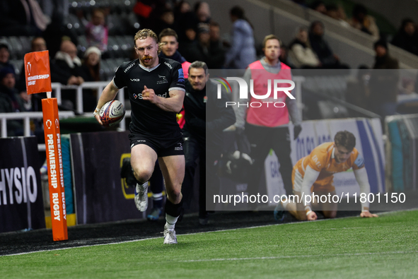 Tom Gordon of Newcastle Falcons breaks from halfway to score during the Premiership Cup Group A match between Newcastle Falcons and Sale FC...