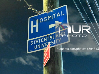 A 21-year-old man is slashed and punched by an unidentified suspect at Staten Island University Hospital Northwell Health in Staten Island,...