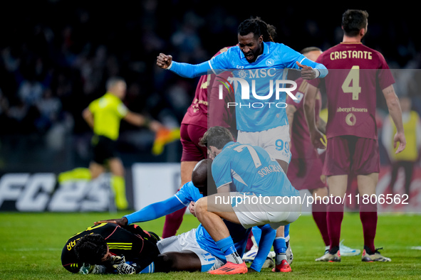 Romelu Lukaku of SSC Napoli celebrates after scoring first goal during the serie Serie A Enilive match between SSC Napoli and AS Roma at Sta...