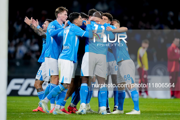 Romelu Lukaku of SSC Napoli celebrates after scoring first goal during the serie Serie A Enilive match between SSC Napoli and AS Roma at Sta...