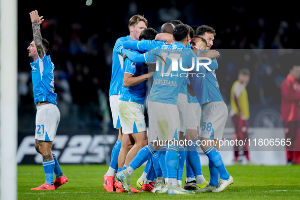 Romelu Lukaku of SSC Napoli celebrates after scoring first goal during the serie Serie A Enilive match between SSC Napoli and AS Roma at Sta...