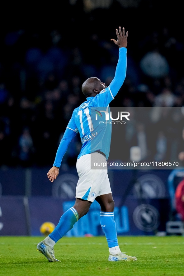 Romelu Lukaku of SSC Napoli celebrates after scoring first goal during the serie Serie A Enilive match between SSC Napoli and AS Roma at Sta...