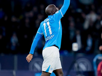 Romelu Lukaku of SSC Napoli celebrates after scoring first goal during the serie Serie A Enilive match between SSC Napoli and AS Roma at Sta...