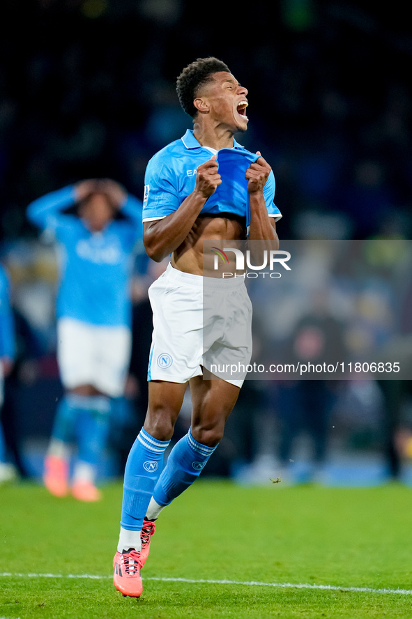 David Neres of SSC Napoli looks dejected during the serie Serie A Enilive match between SSC Napoli and AS Roma at Stadio Diego Armando Marad...