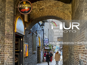 General view of Merchant's Arch in Temple Bar, Dublin, Ireland, on November 2024 (