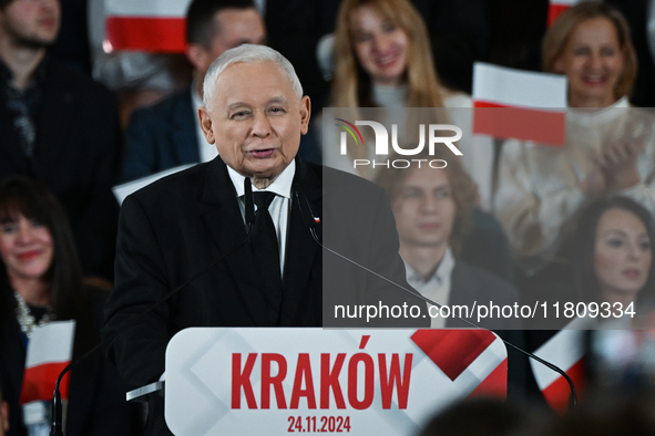 KRAKOW, POLAND - NOVEMBER 24:
Jaroslaw Kaczynski (Center), leader of the opposition Law and Justice party, addresses the crowd during the no...