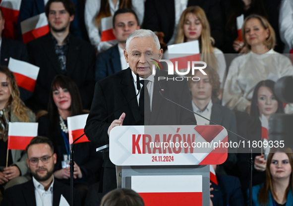 KRAKOW, POLAND - NOVEMBER 24:
Jaroslaw Kaczynski (Center), leader of the opposition Law and Justice party, addresses the crowd during the no...