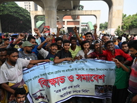 Battery-run Rickshaw Drivers Blocked A Key Road Intersection Demanding That The High Court Order To Stop Battery-run Rickshaw From Playing T...