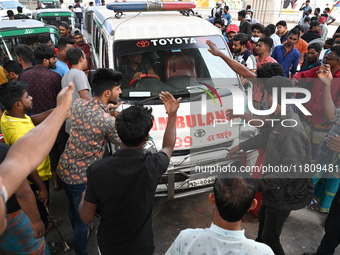 Battery-run Rickshaw Drivers Blocked A Key Road Intersection Demanding That The High Court Order To Stop Battery-run Rickshaw From Playing T...