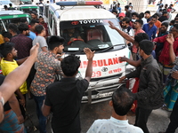 Battery-run Rickshaw Drivers Blocked A Key Road Intersection Demanding That The High Court Order To Stop Battery-run Rickshaw From Playing T...