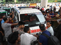 Battery-run Rickshaw Drivers Blocked A Key Road Intersection Demanding That The High Court Order To Stop Battery-run Rickshaw From Playing T...