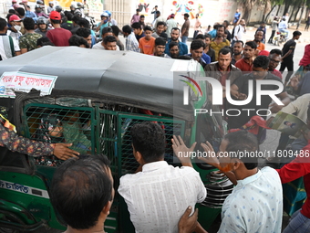 Battery-run Rickshaw Drivers Blocked A Key Road Intersection Demanding That The High Court Order To Stop Battery-run Rickshaw From Playing T...