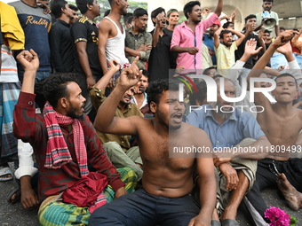 Battery-run Rickshaw Drivers Blocked A Key Road Intersection Demanding That The High Court Order To Stop Battery-run Rickshaw From Playing T...