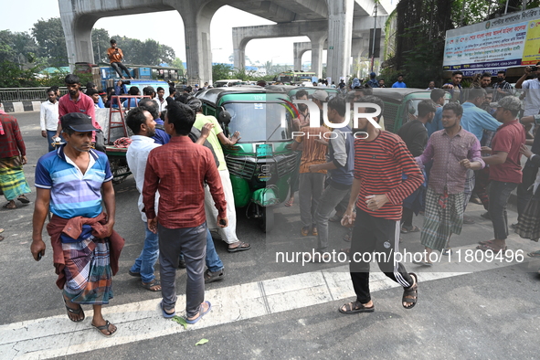 Battery-run Rickshaw Drivers Blocked A Key Road Intersection Demanding That The High Court Order To Stop Battery-run Rickshaw From Playing T...