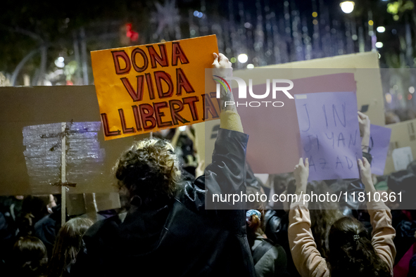 Thousands of women demonstrate in Barcelona, Catalonia, Spain, on November 25, 2024, convened by various parties, unions, and feminist organ...