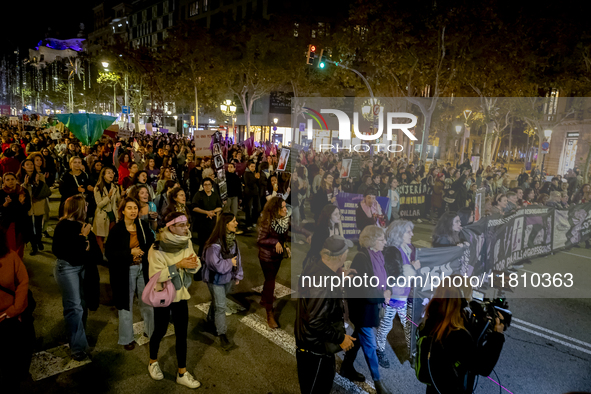 Thousands of women demonstrate in Barcelona, Catalonia, Spain, on November 25, 2024, convened by various parties, unions, and feminist organ...