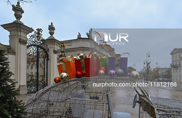 WARSAW, POLAND - NOVEMBER 19:   
Christmas decorations being set up in the streets of central Warsaw in preparation for the holiday season,...