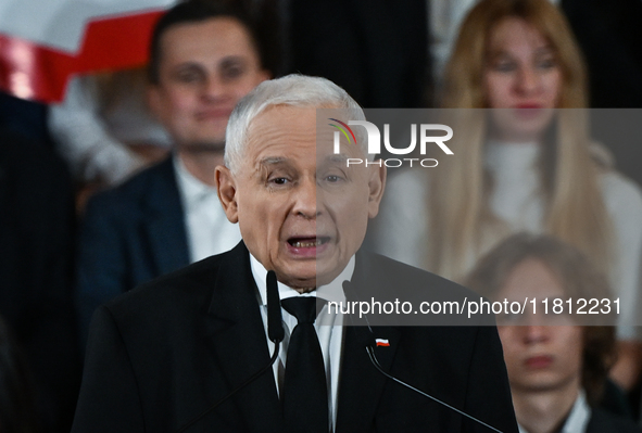 KRAKOW, POLAND - NOVEMBER 24:
Jaroslaw Kaczynski (Center), leader of the opposition Law and Justice party, addresses the crowd during the no...