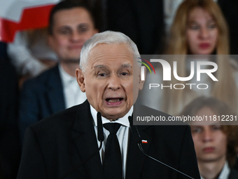 KRAKOW, POLAND - NOVEMBER 24:
Jaroslaw Kaczynski (Center), leader of the opposition Law and Justice party, addresses the crowd during the no...