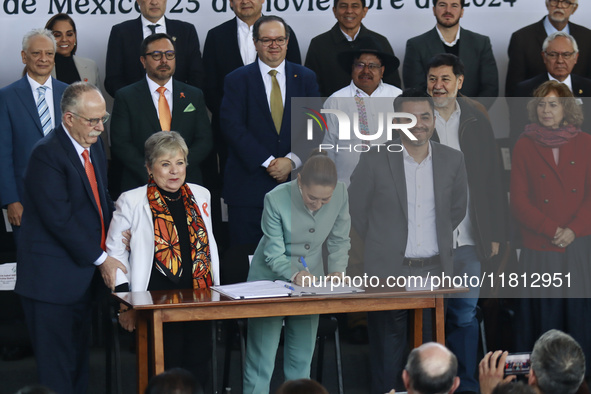 (L-R) Julio Berdegue, Secretary of Agriculture and Rural Development, Alicia Barcena, Claudia Sheinbaum, President of Mexico, Secretary of t...