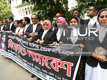 Lawyers of the Supreme Court stage a protest demanding the arrest of those involved in the brutal killing of Advocate Saiful Islam Alif in C...