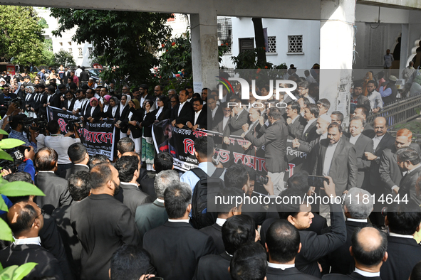 Lawyers Of The Supreme Court Stage A Protest Demanded The Arrest Of Those Involved In The Brutal Killing Of Advocate Saiful Islam Alif In Ch...